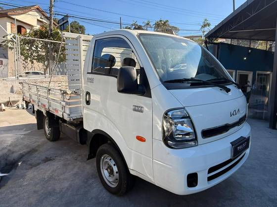 KIA BONGO 2.5 TD DIESEL STD CS 4x4 MANUAL KIA BONGO 2.5 TD DIESEL STD CS 4x4 MANUAL